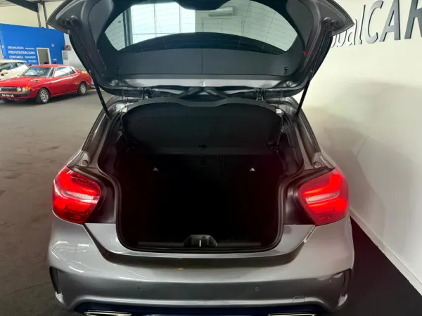 Mercedes-Benz A 180 d 7G-DCT AMG Line 10