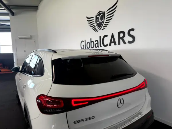 Mercedes-Benz EQA 250 AMG Line 8