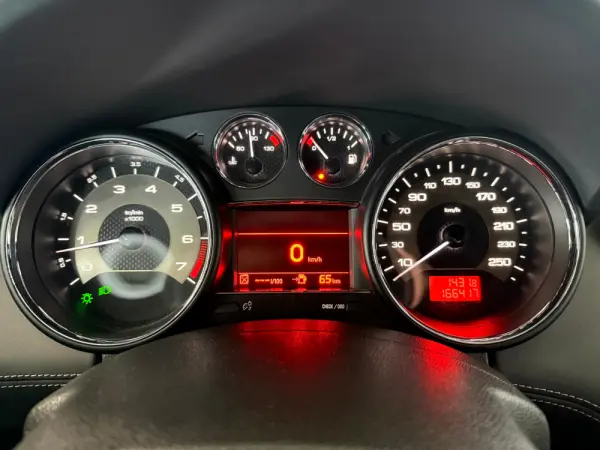 Peugeot RCZ 1.6 155 THP Onyx 18