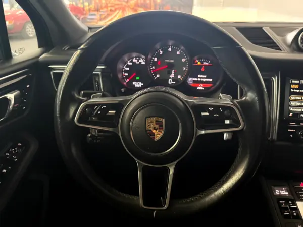 Porsche Macan S PDK 17