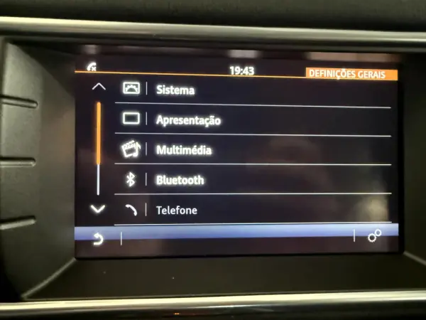 Land Rover Range Rover Evoque 2.0 D180 AWD HSE Auto 31