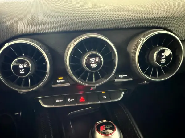 Audi TT RS Coupé 2.5 TFSi quattro S tronic 29