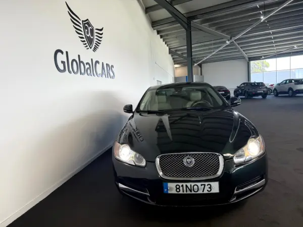 Jaguar XF 3.0 D V6 Premium Luxury 17