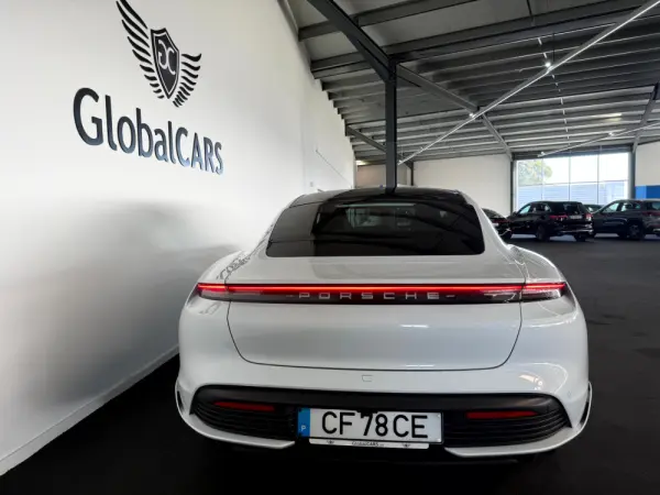 Porsche Taycan 4S 36