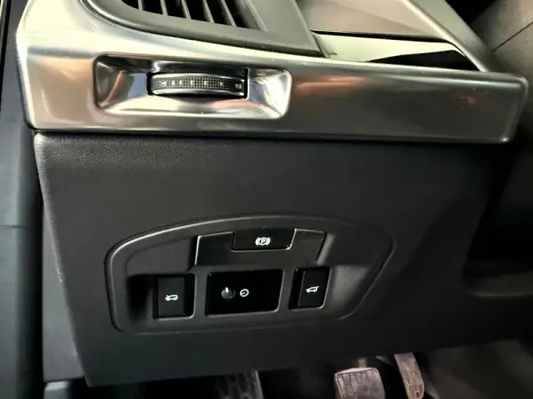 Jaguar I-Pace EV400 AWD HSE 33