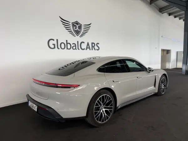 Porsche Taycan Standard 28