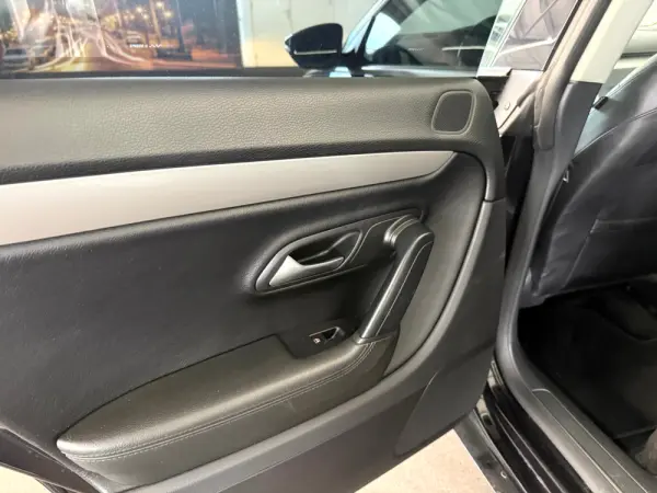 Volkswagen Passat CC 2.0 TDi BlueMotion 13