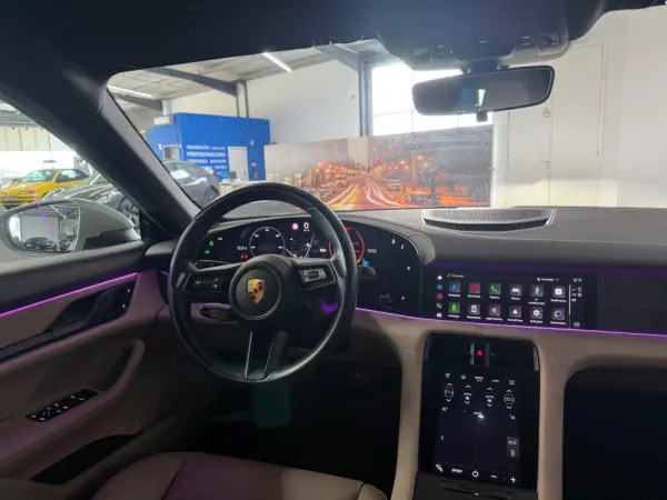 Porsche Taycan Standard 20
