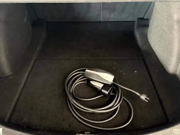 Tesla Model 3 Long-Range Dual Motor AWD 9