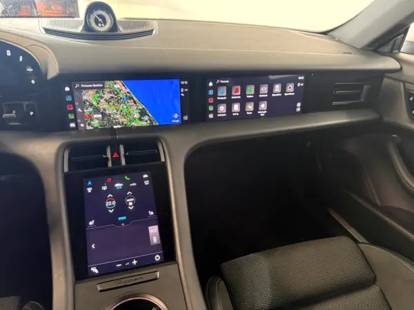 Porsche Taycan 4S 17