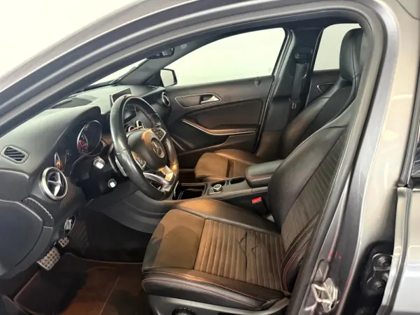 Mercedes-Benz A 180 d 7G-DCT AMG Line 18