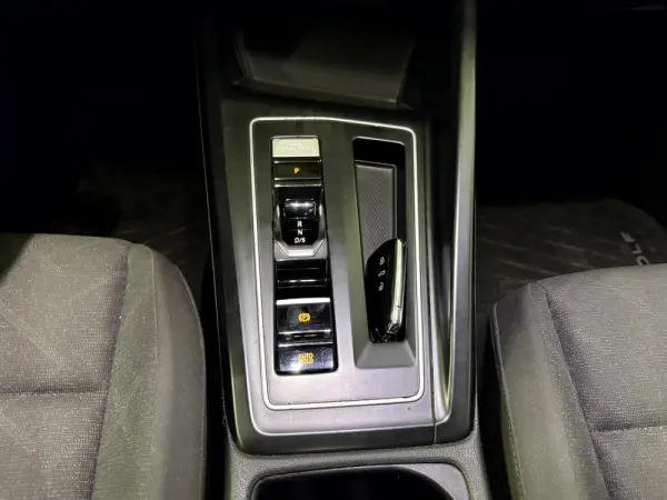 Volkswagen Golf 2.0 TDi BlueMotion DSG Highline 16