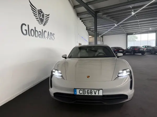 Porsche Taycan Standard 6