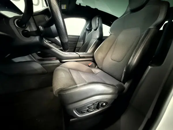 Porsche Taycan 4S 22