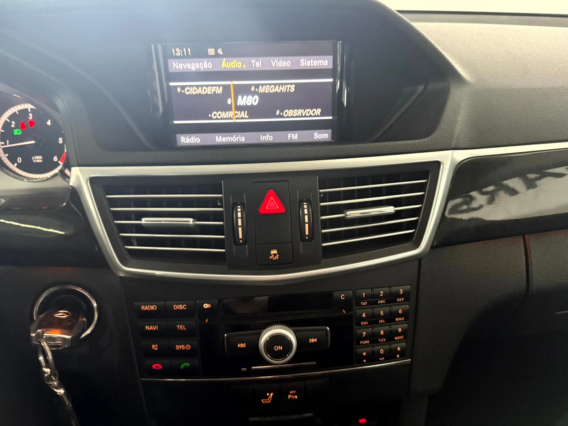 Mercedes-Benz E 250 CDi Elegance BlueEfficiency Auto. 22