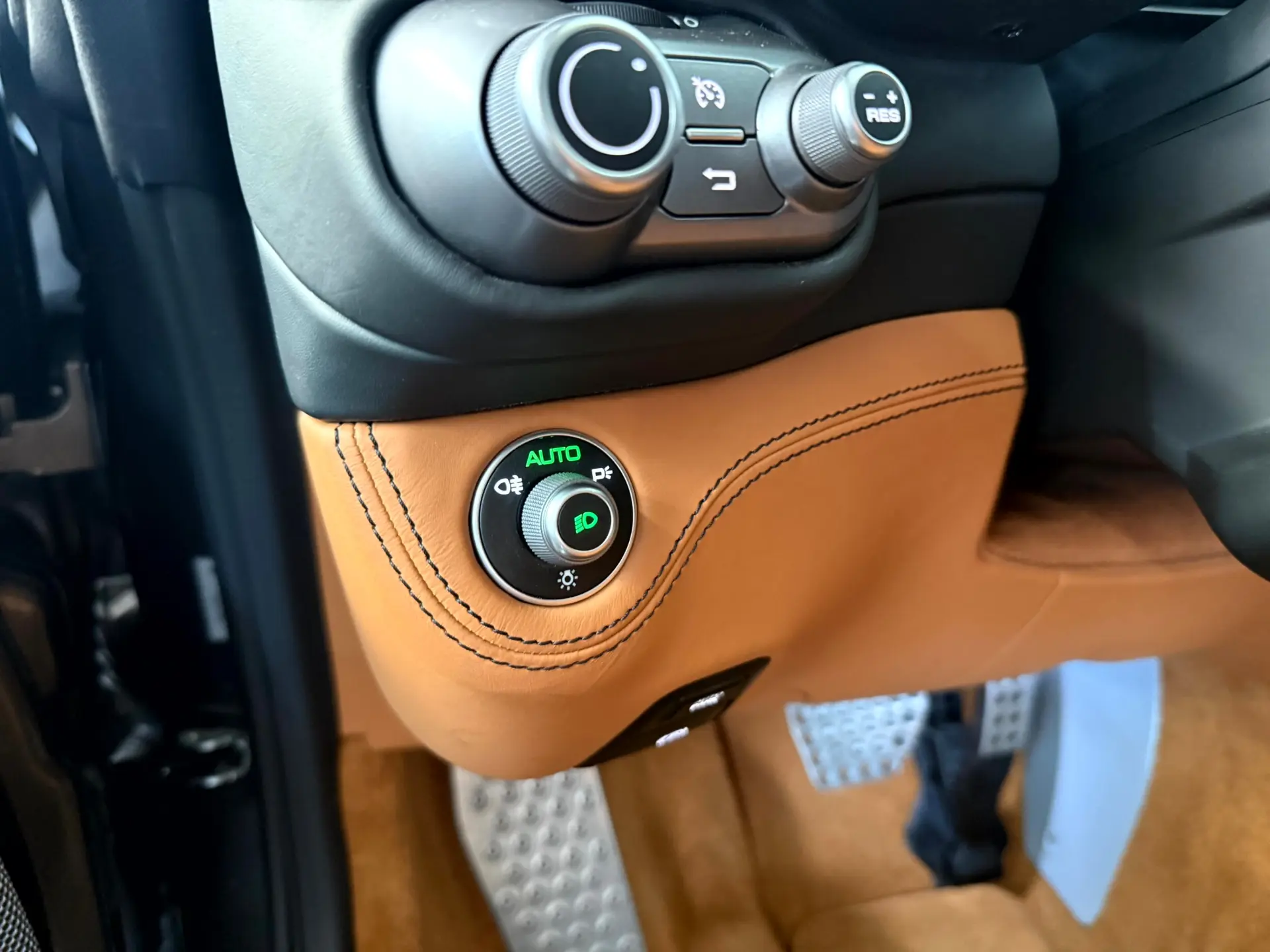 Ferrari Portofino 3.9 Twin-Turbo V8 24