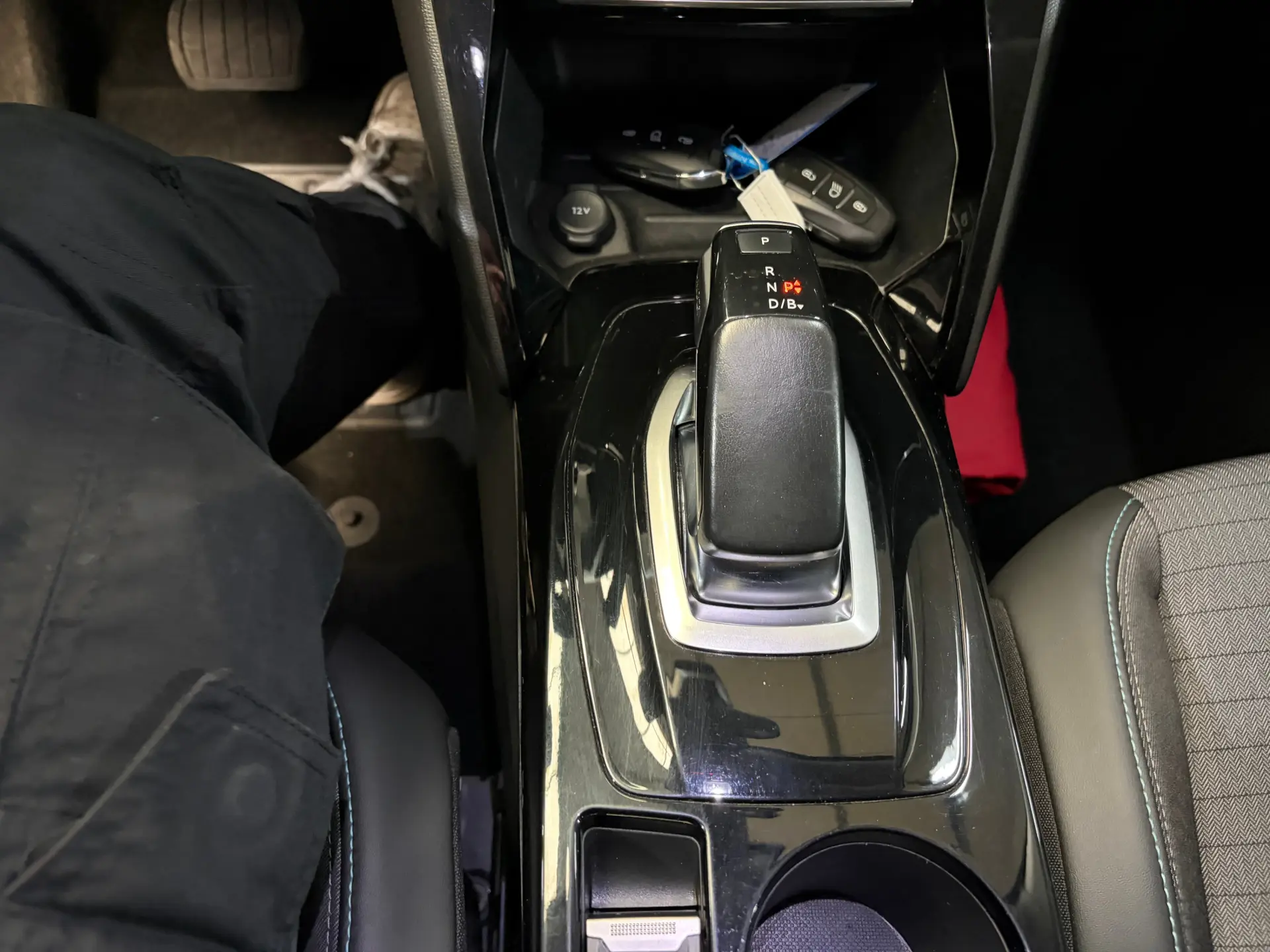 Peugeot e-2008 50 kWh Allure 17