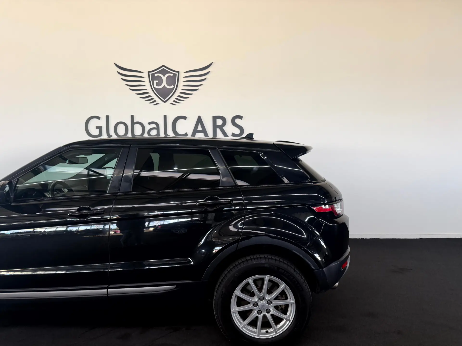 Land Rover Range Rover Evoque 2.0 D180 AWD HSE Auto 7