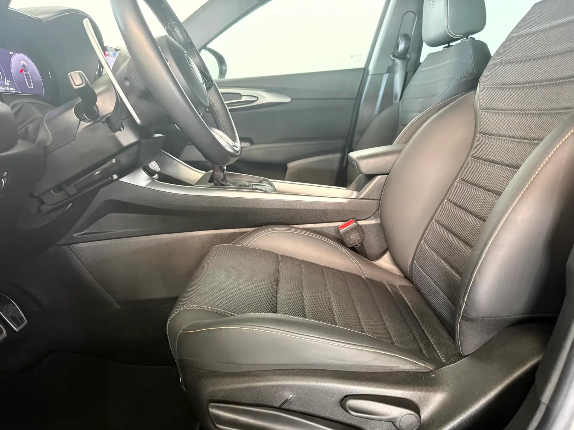 Alfa Romeo Tonale 1.3 Plug-In Hybrid Edizione Speciale e-AWD 27