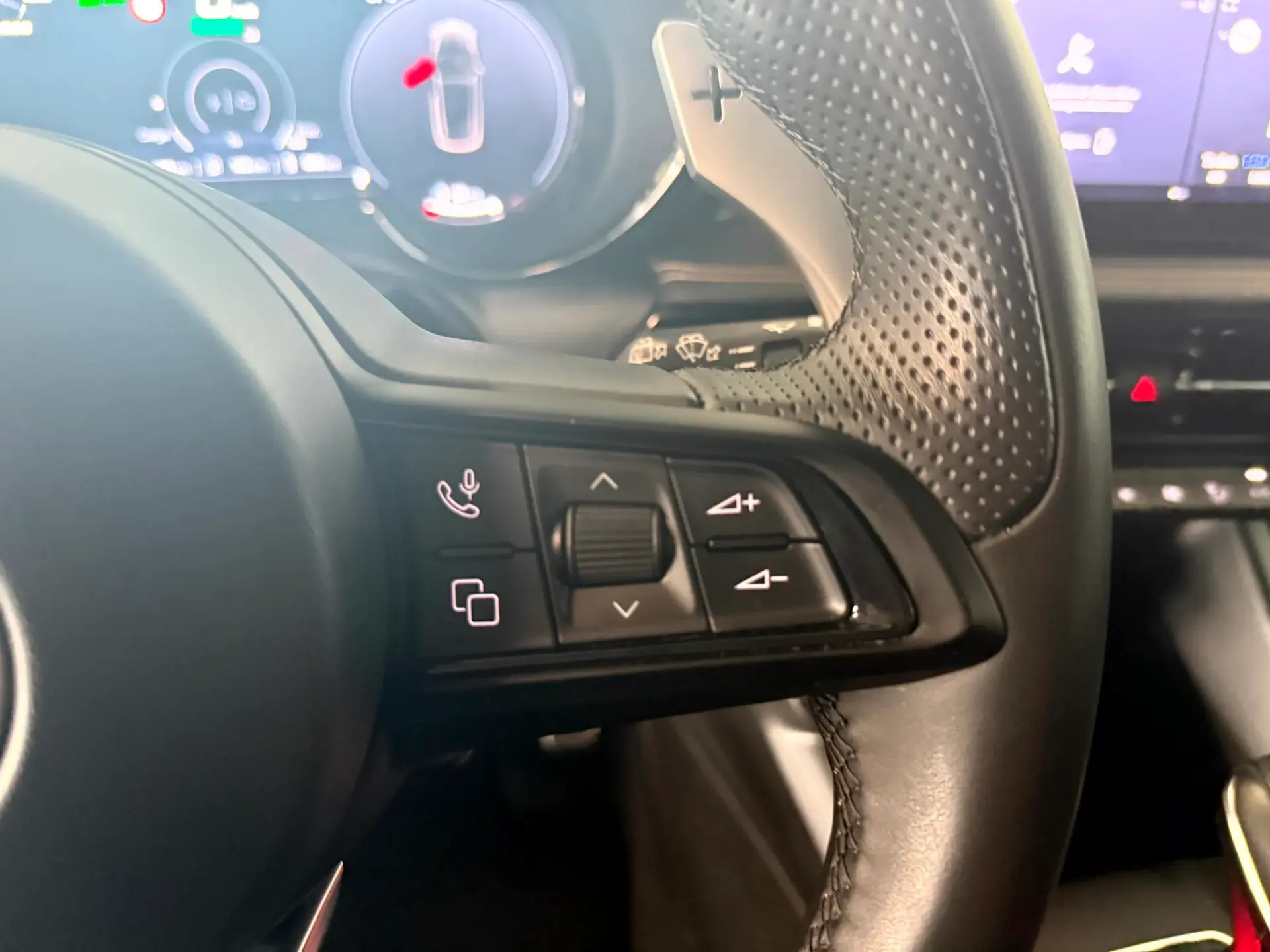 Alfa Romeo Tonale 1.3 Plug-In Hybrid Edizione Speciale e-AWD 32