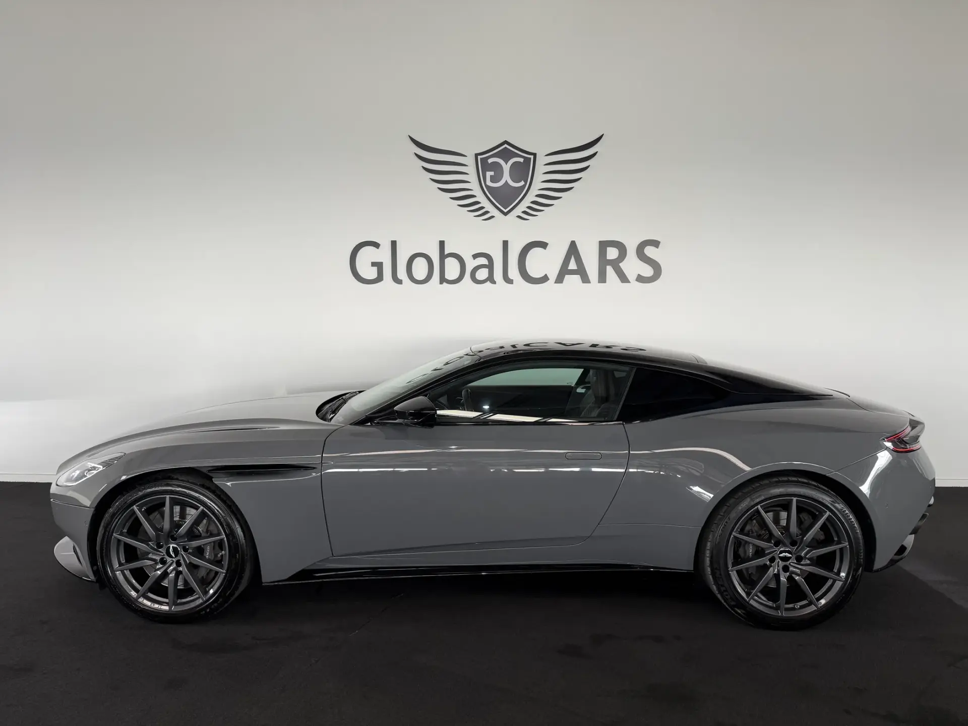 Aston Martin DB11 Coupé V8 Auto 2