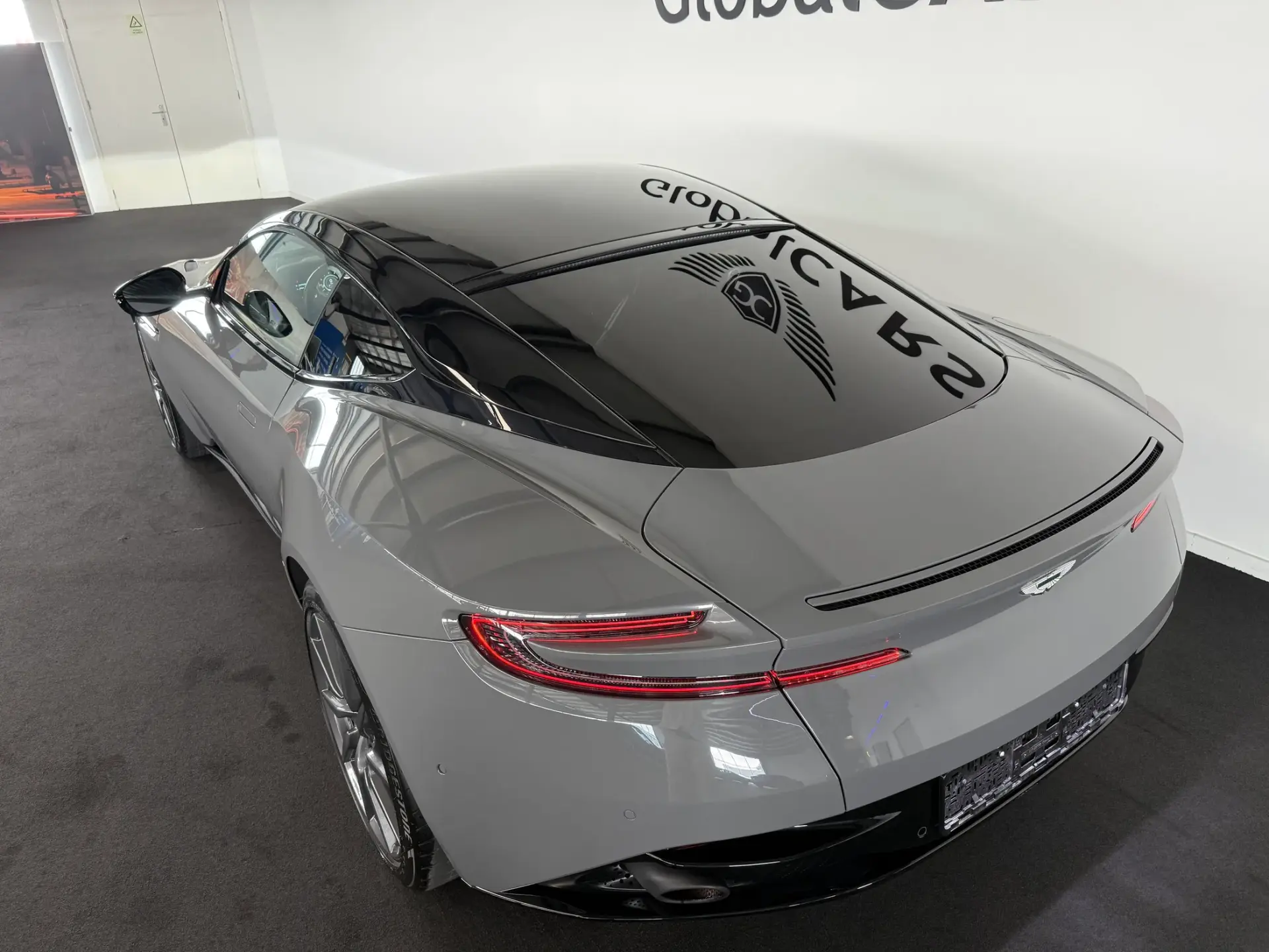 Aston Martin DB11 Coupé V8 Auto 17