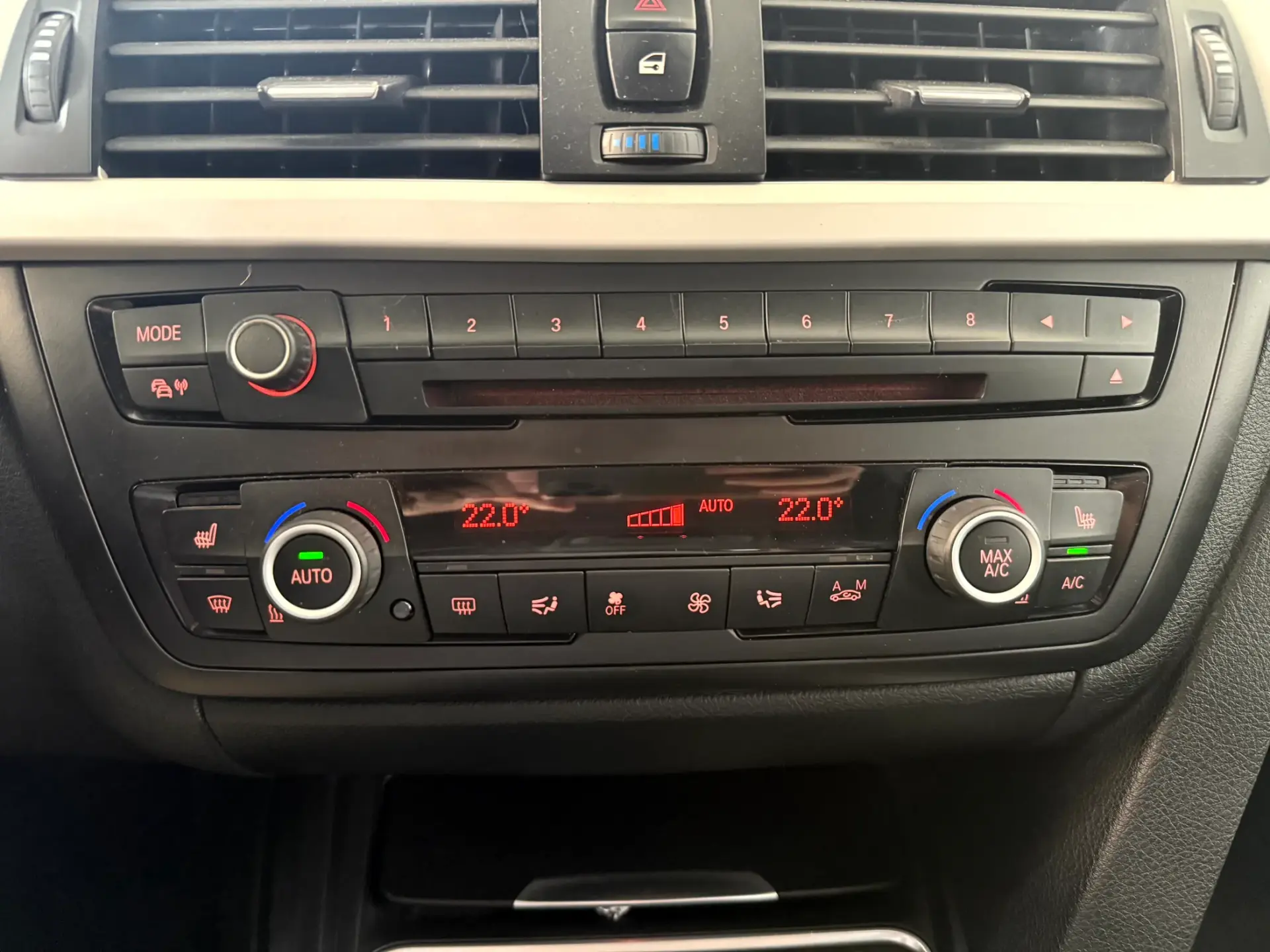 BMW 318 d Touring Navigation 12