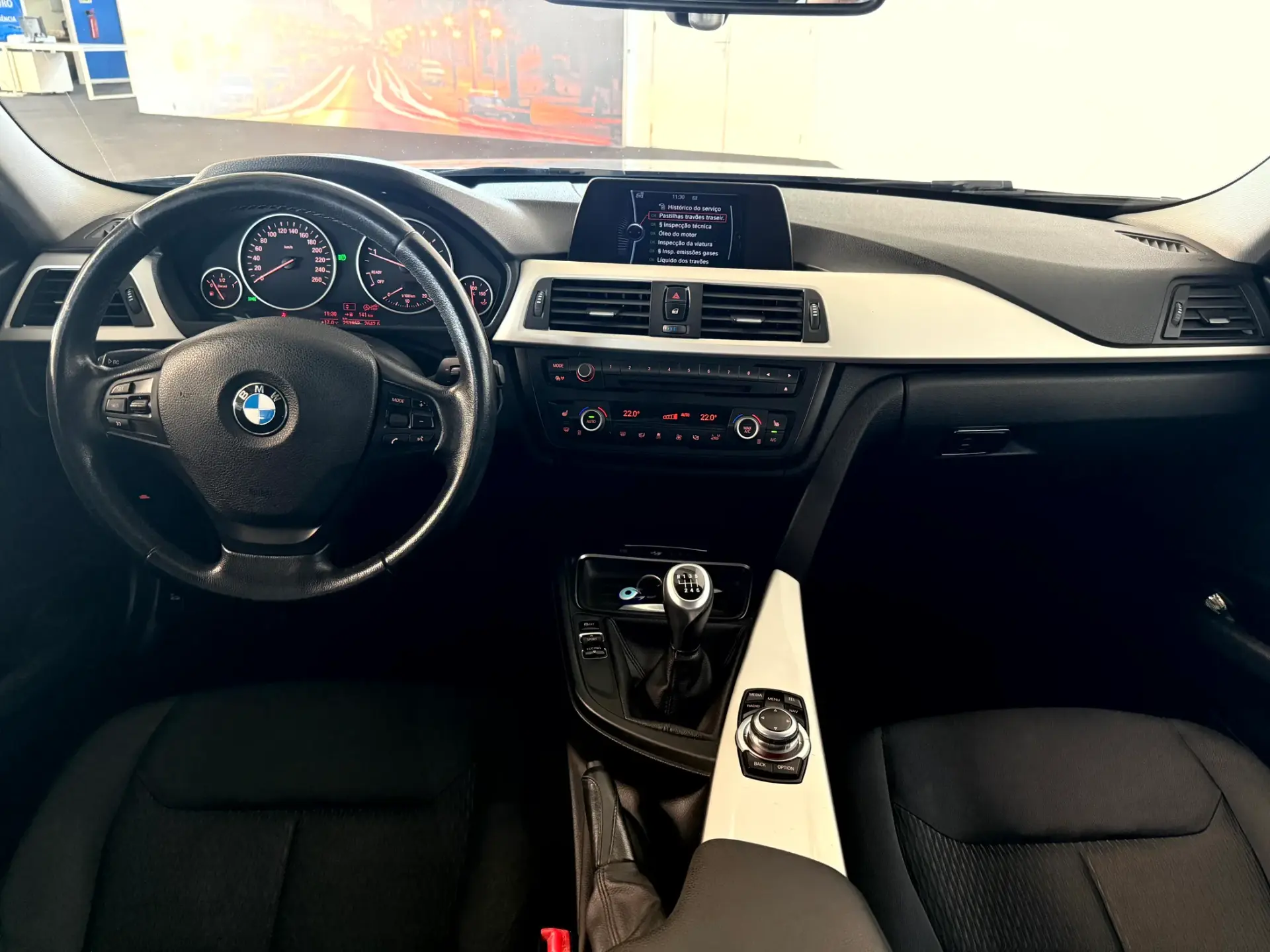 BMW 318 d Touring Navigation 23