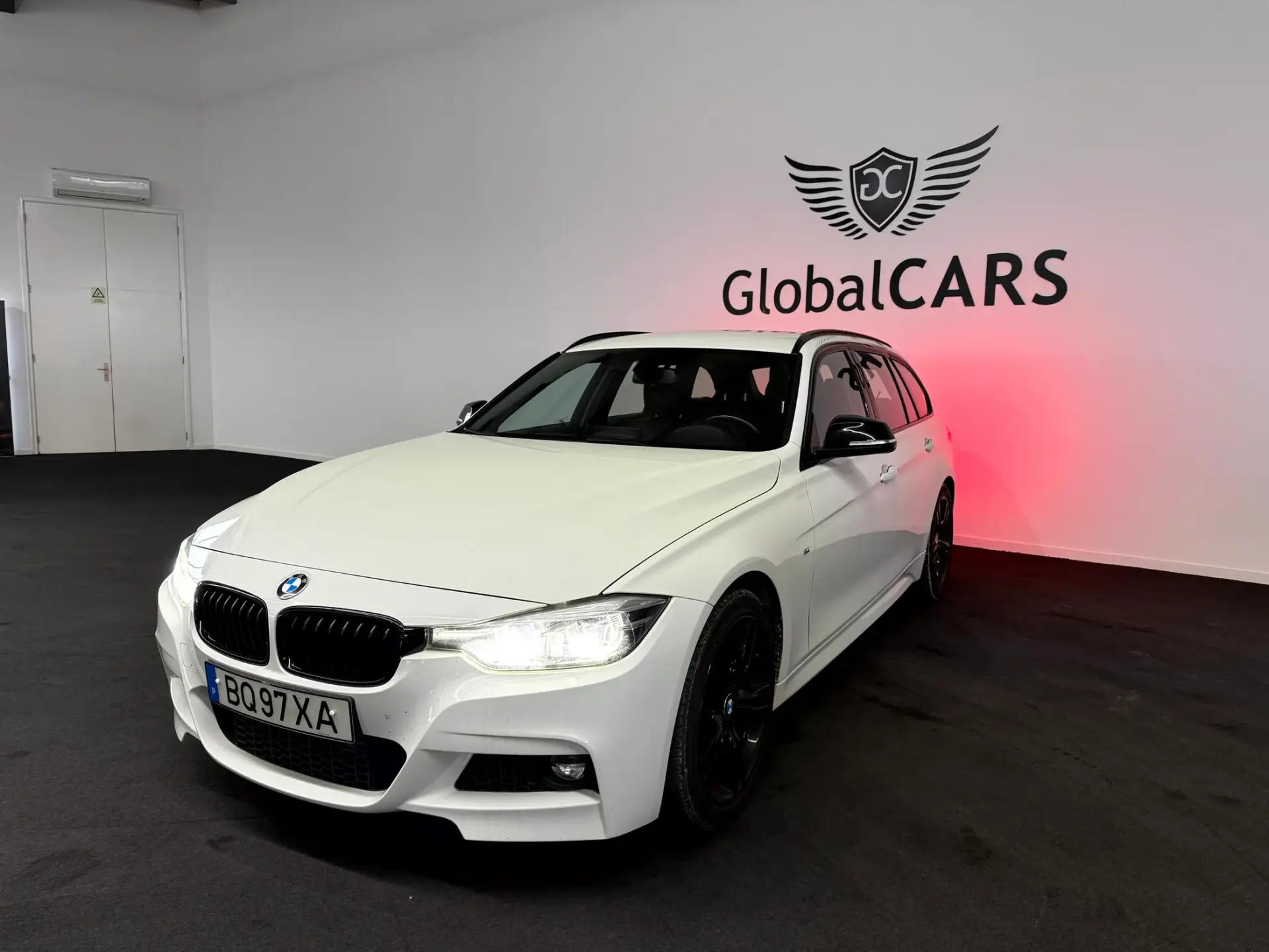 BMW 318 i Pack M Auto 3