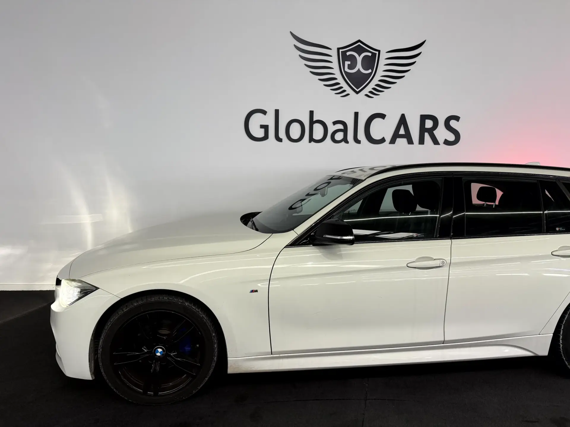 BMW 318 i Pack M Auto 9