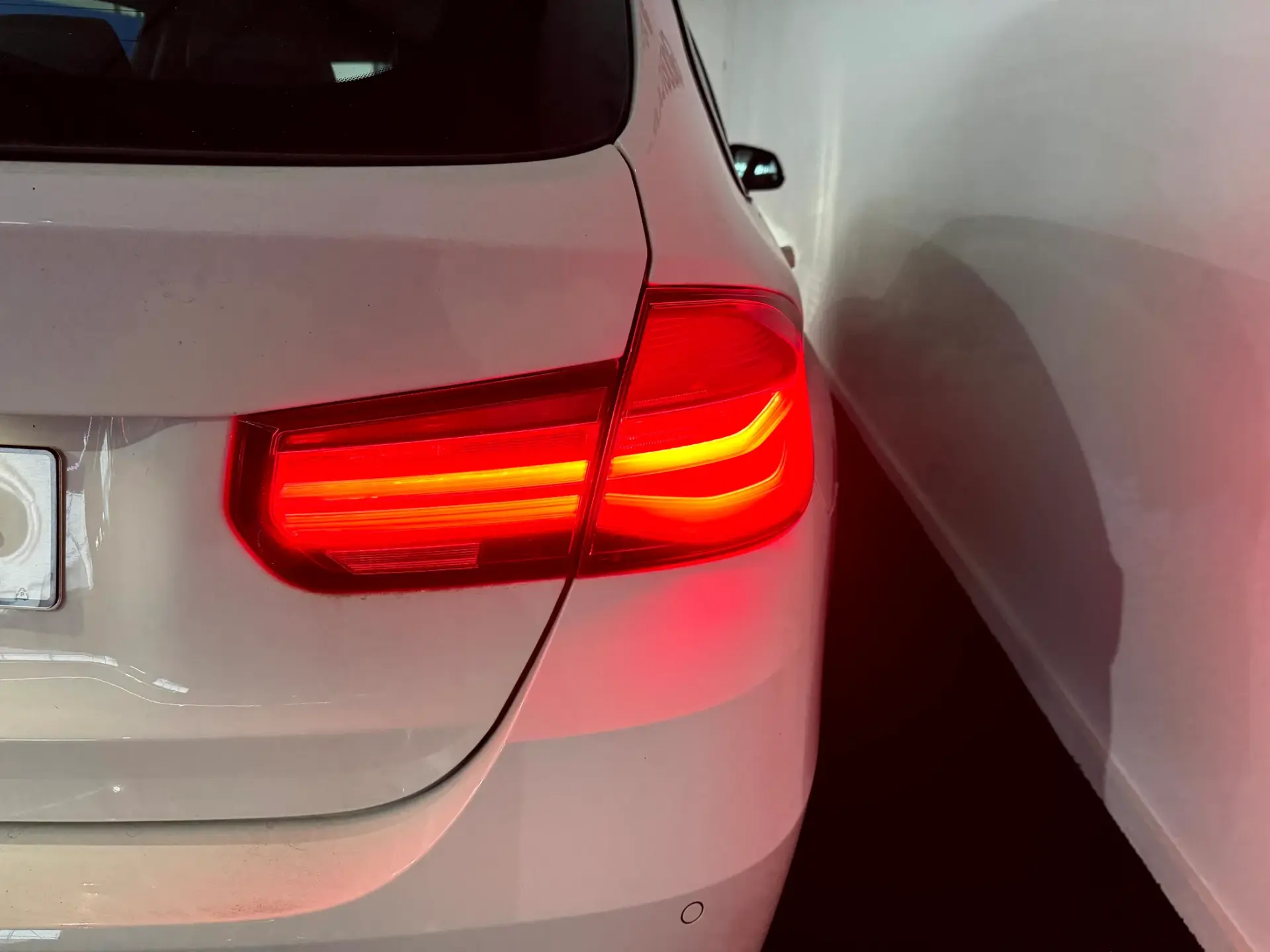 BMW 318 i Pack M Auto 12