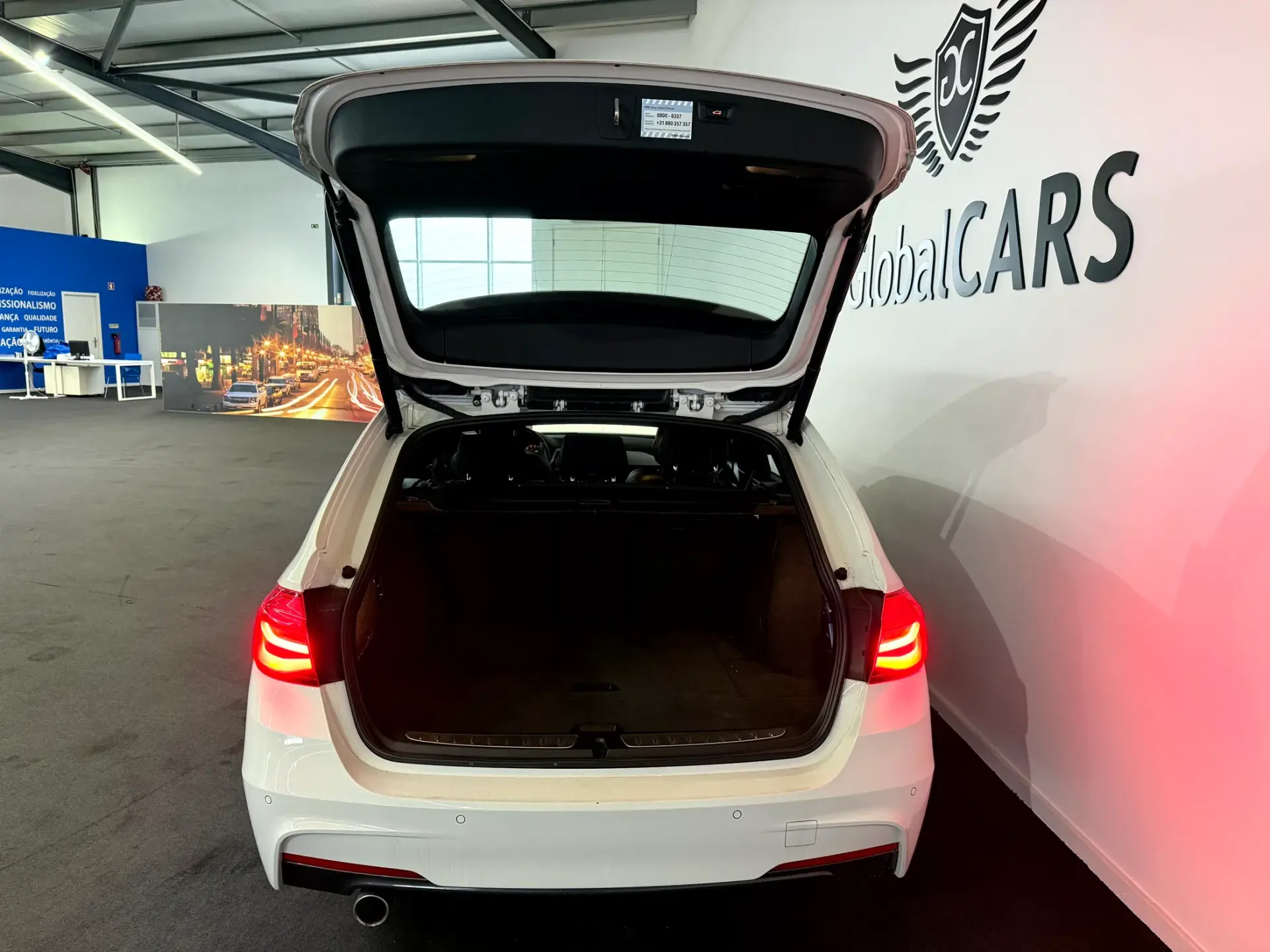 BMW 318 i Pack M Auto 15