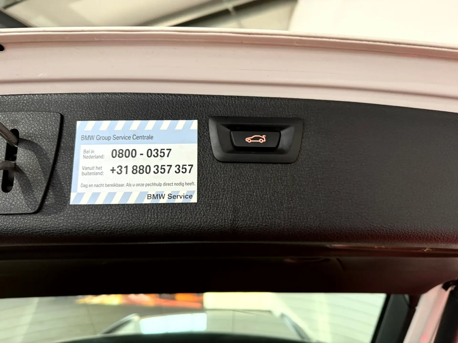 BMW 318 i Pack M Auto 17