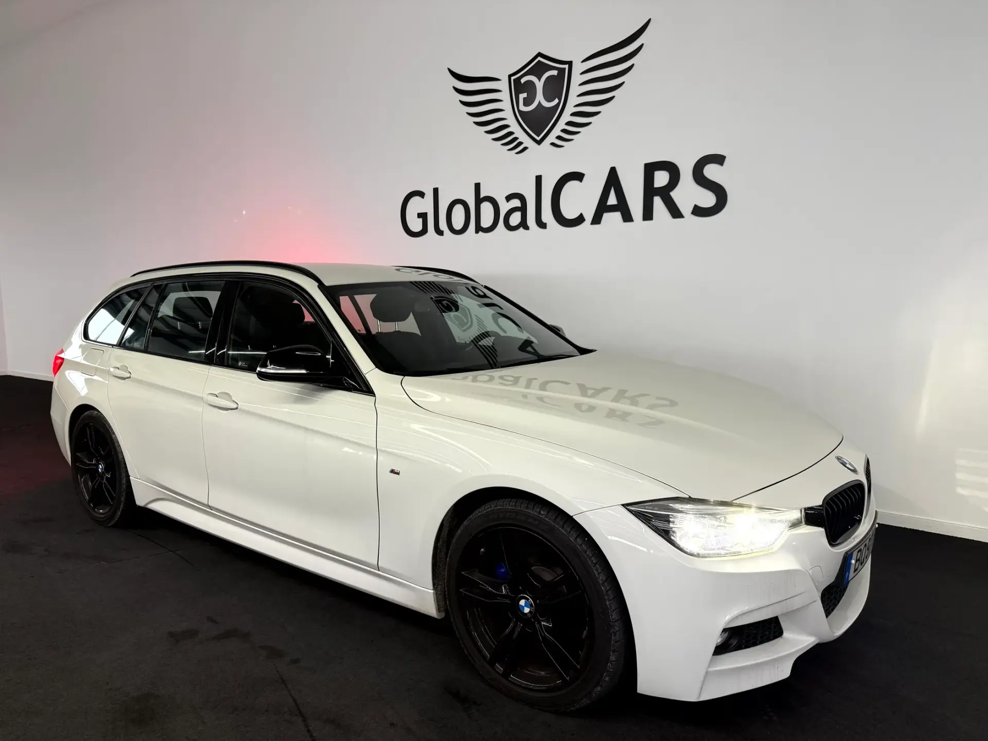 BMW 318 i Pack M Auto 40