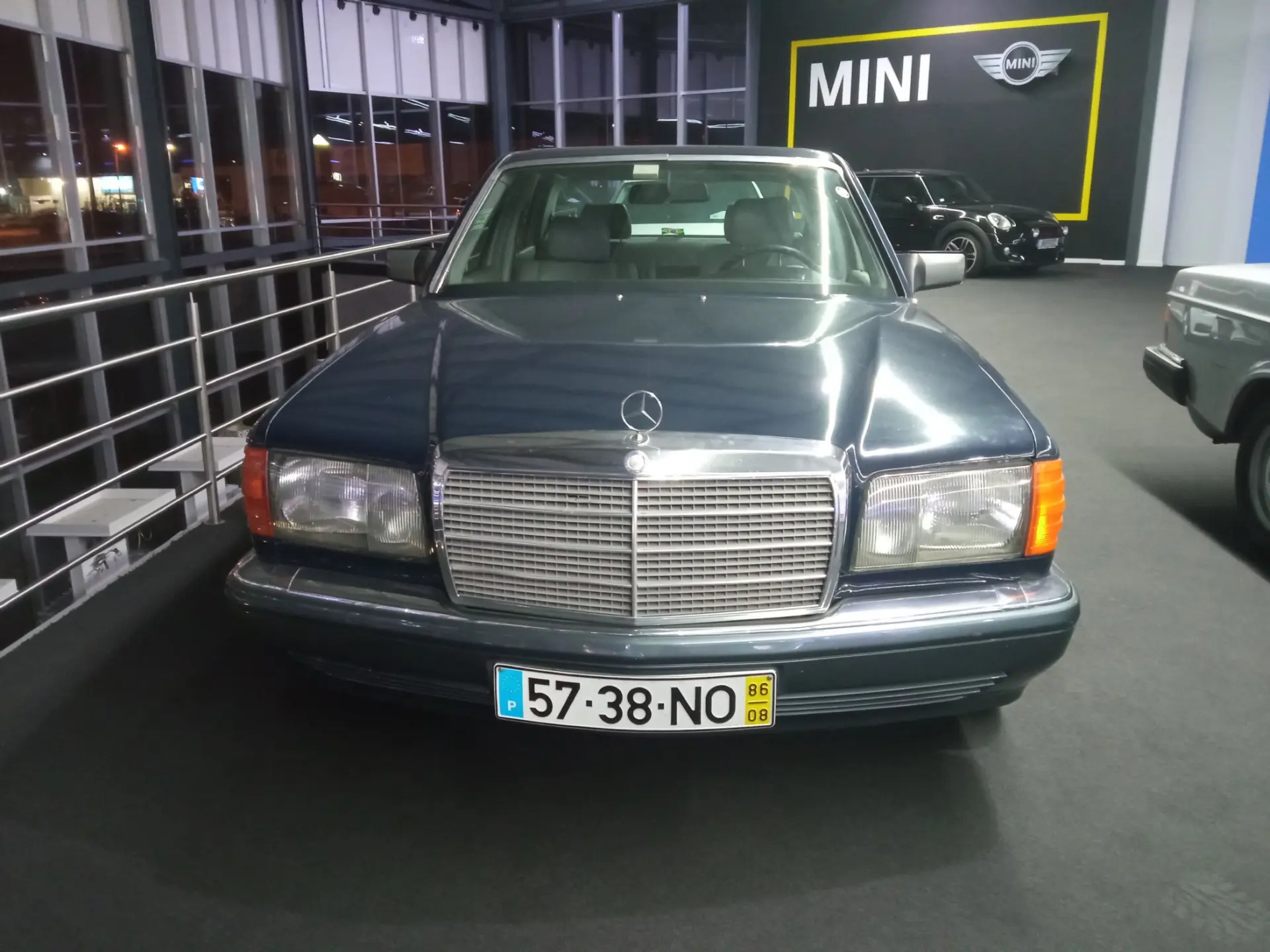 Mercedes-Benz 300 E 9