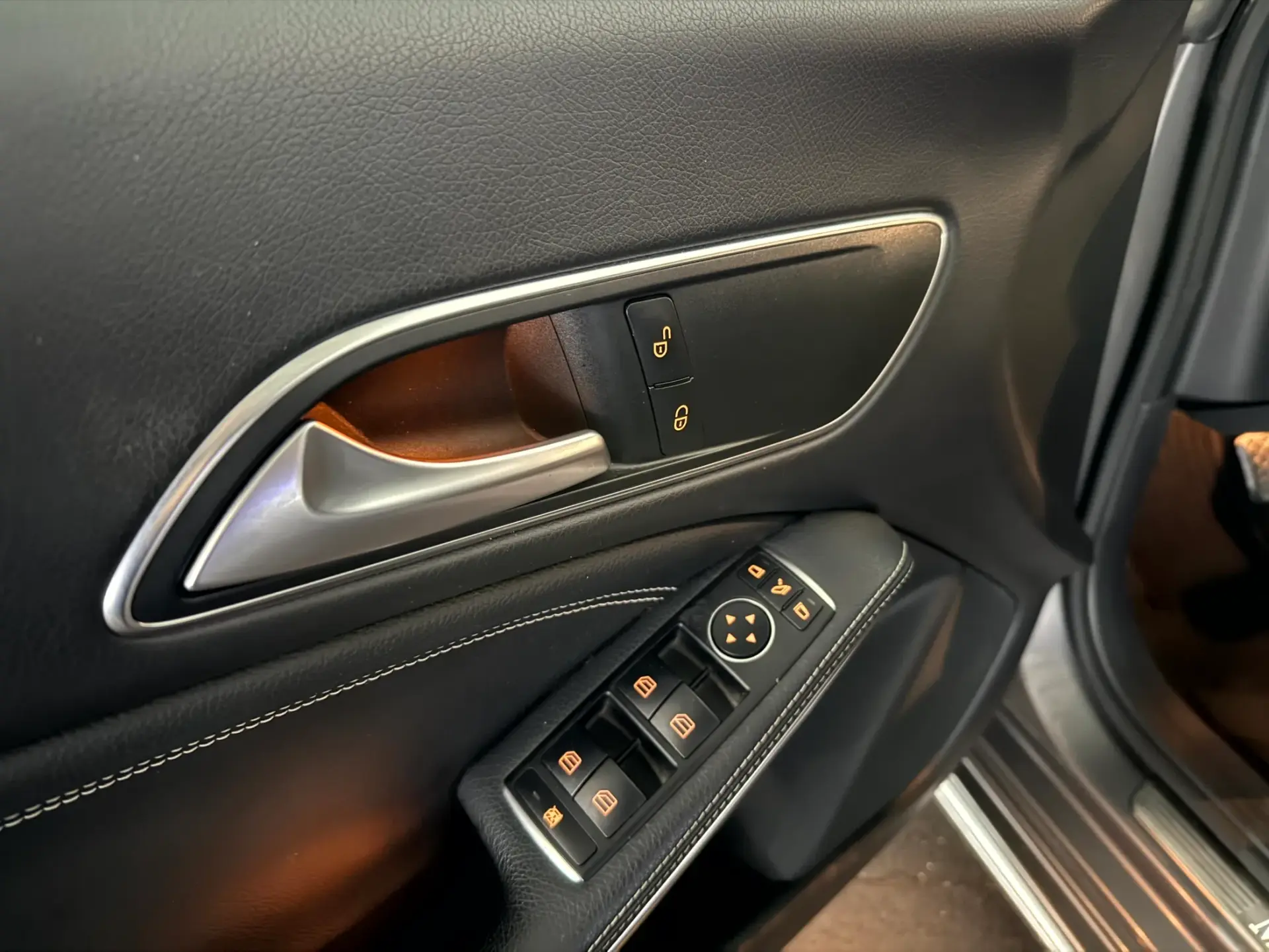 Mercedes-Benz CLA 180 d Shooting Brake Urban Aut. 15