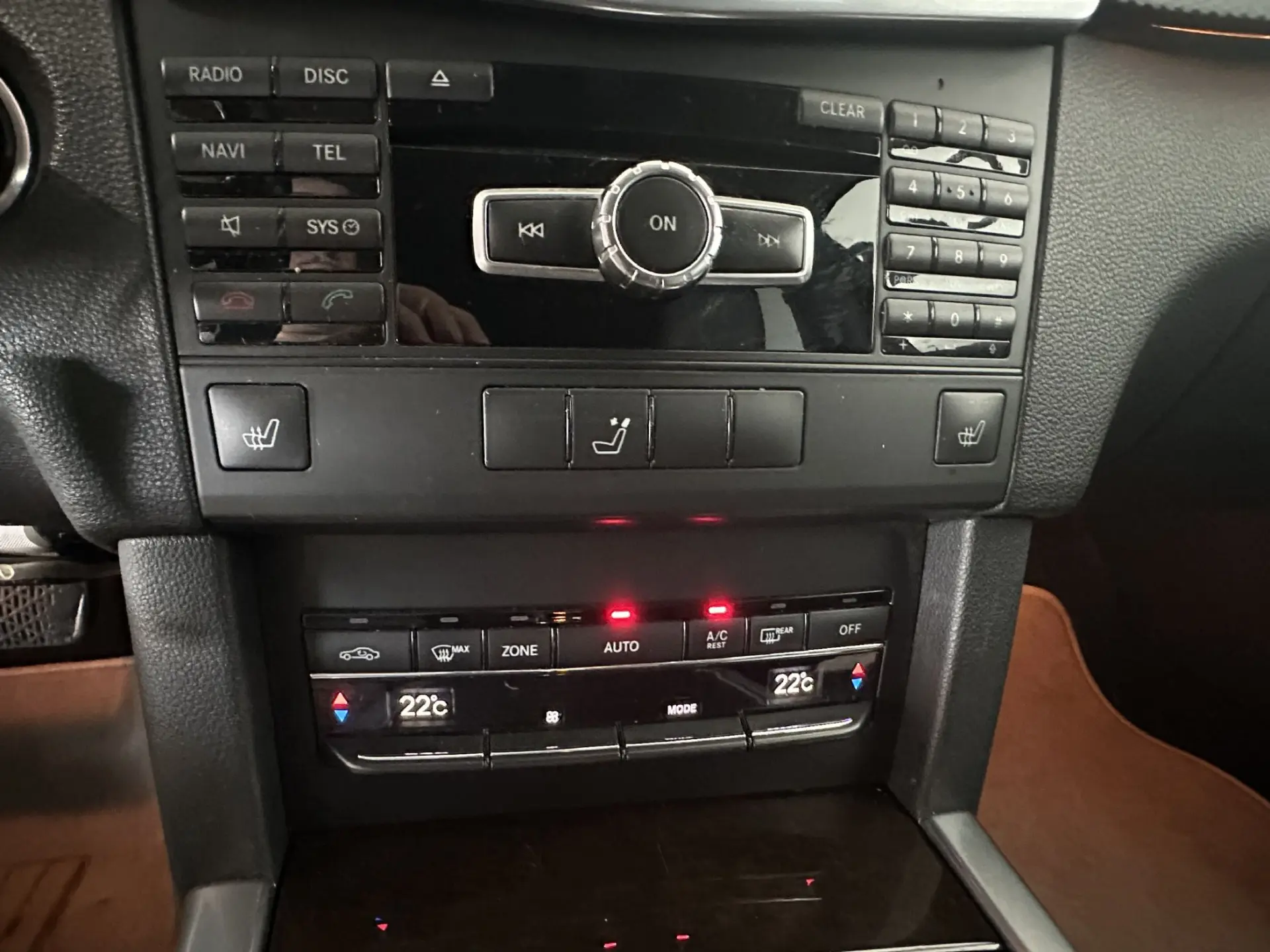 Mercedes-Benz E 300 Bluetec Hybrid Avantgarde 14