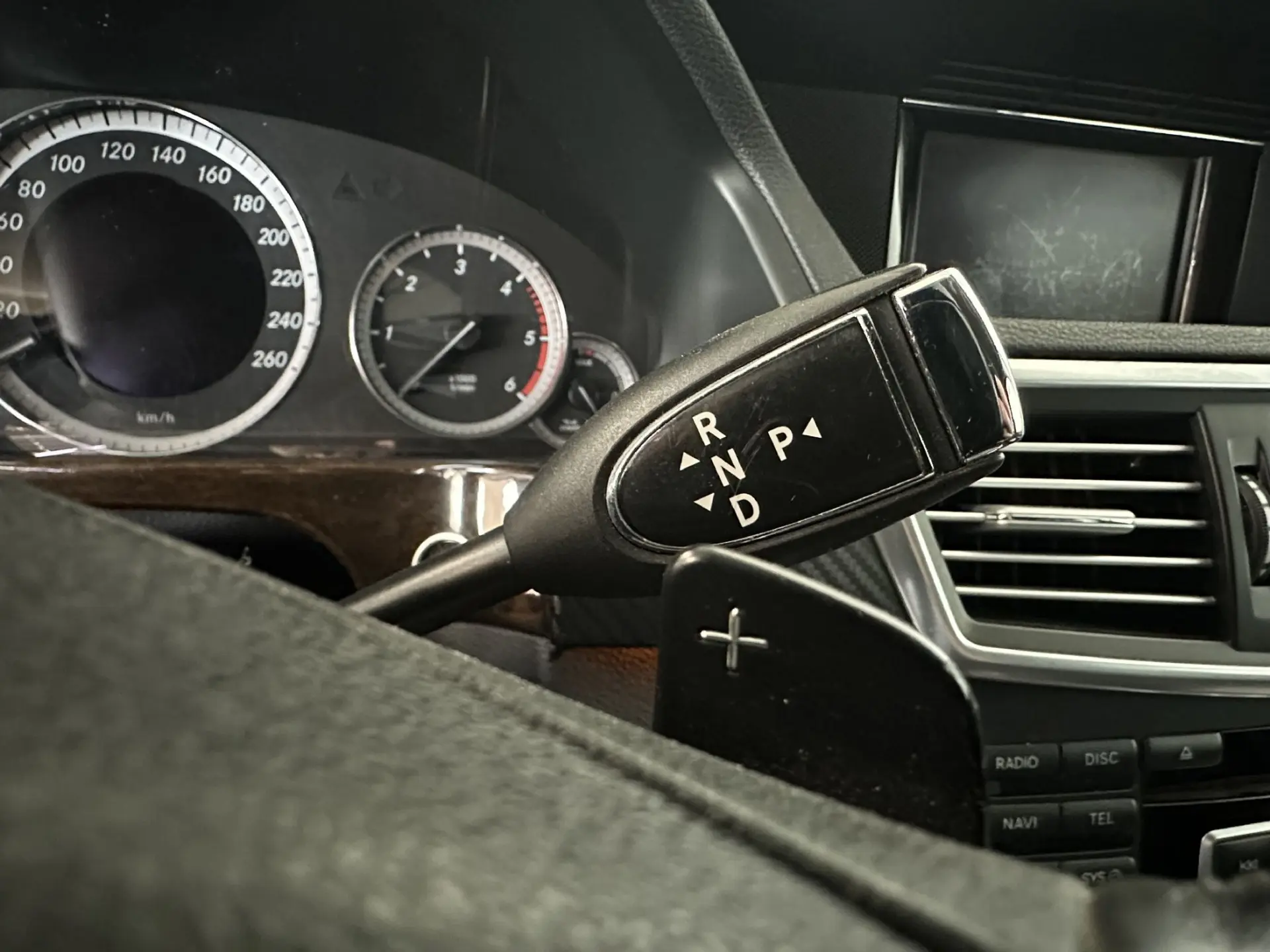 Mercedes-Benz E 300 Bluetec Hybrid Avantgarde 15