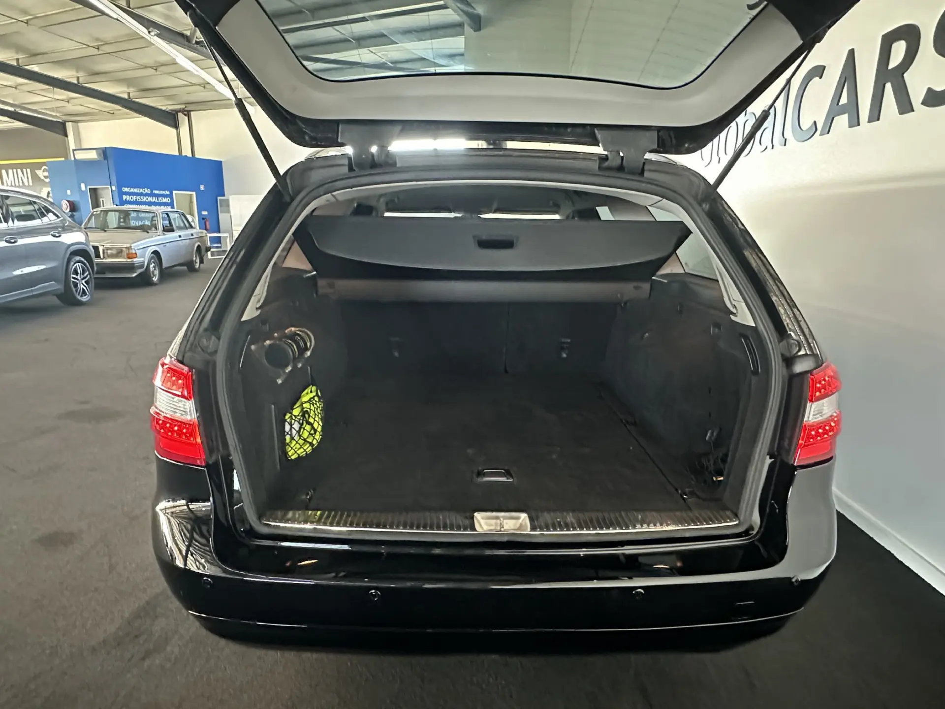 Mercedes-Benz E 300 Bluetec Hybrid Avantgarde 22