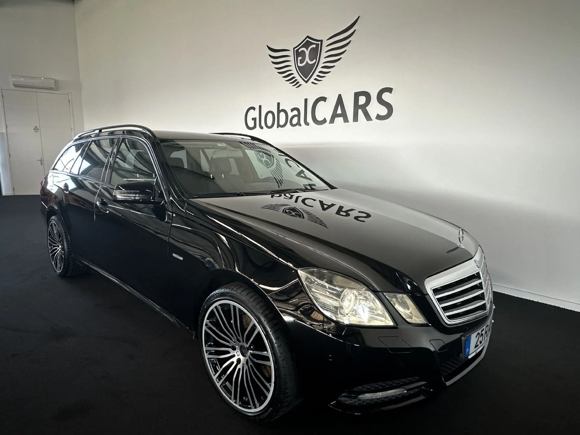 Mercedes-Benz E 300 Bluetec Hybrid Avantgarde 23