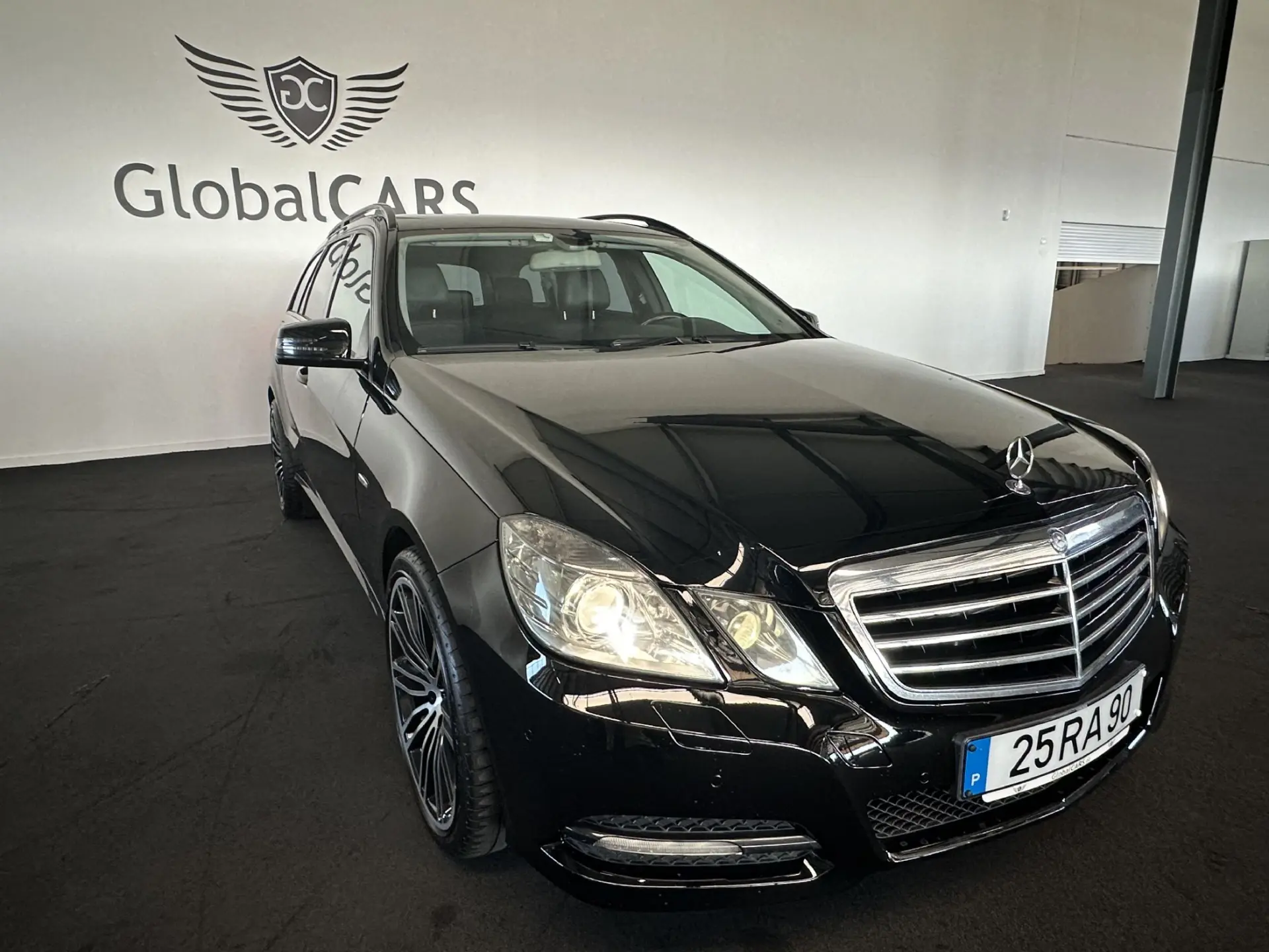 Mercedes-Benz E 300 Bluetec Hybrid Avantgarde 28