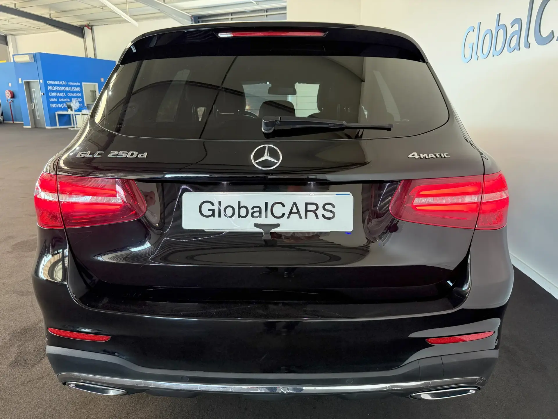 Mercedes-Benz GLC 220 d 4Matic 9G-TRONIC AMG Line 11