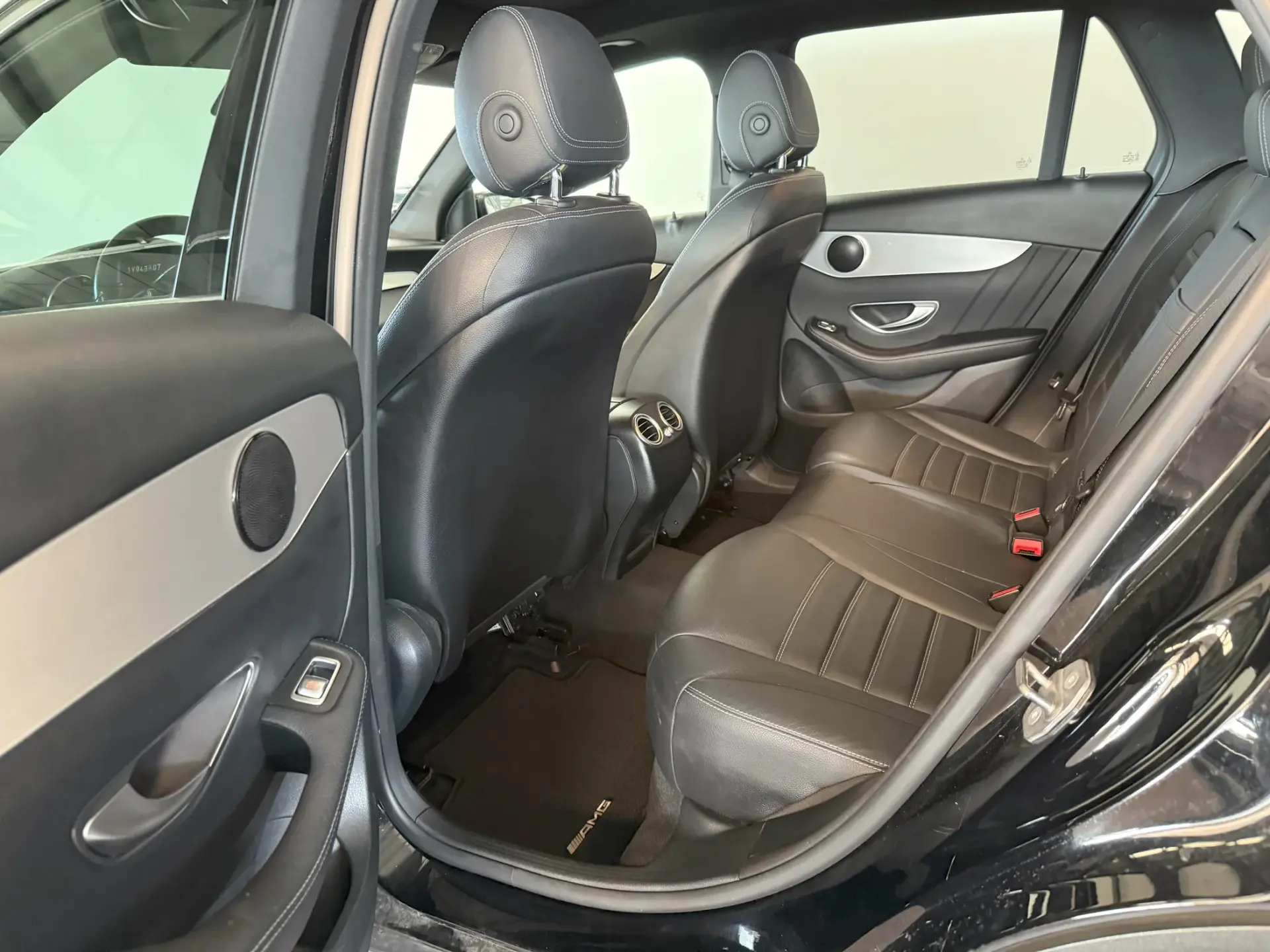 Mercedes-Benz GLC 220 d 4Matic 9G-TRONIC AMG Line 17