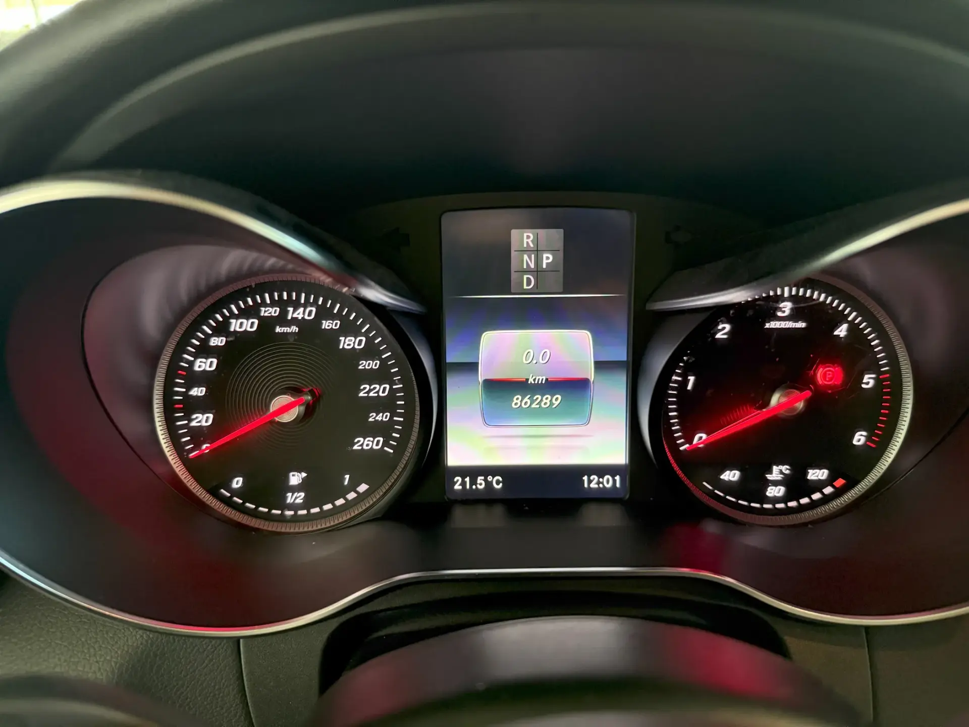 Mercedes-Benz GLC 220 d 4Matic 9G-TRONIC AMG Line 28