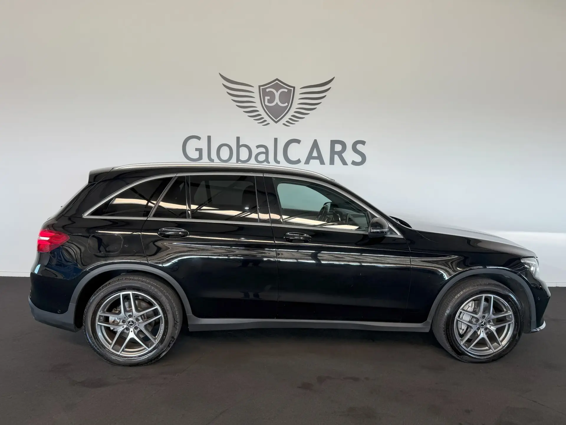 Mercedes-Benz GLC 220 d 4Matic 9G-TRONIC AMG Line 29
