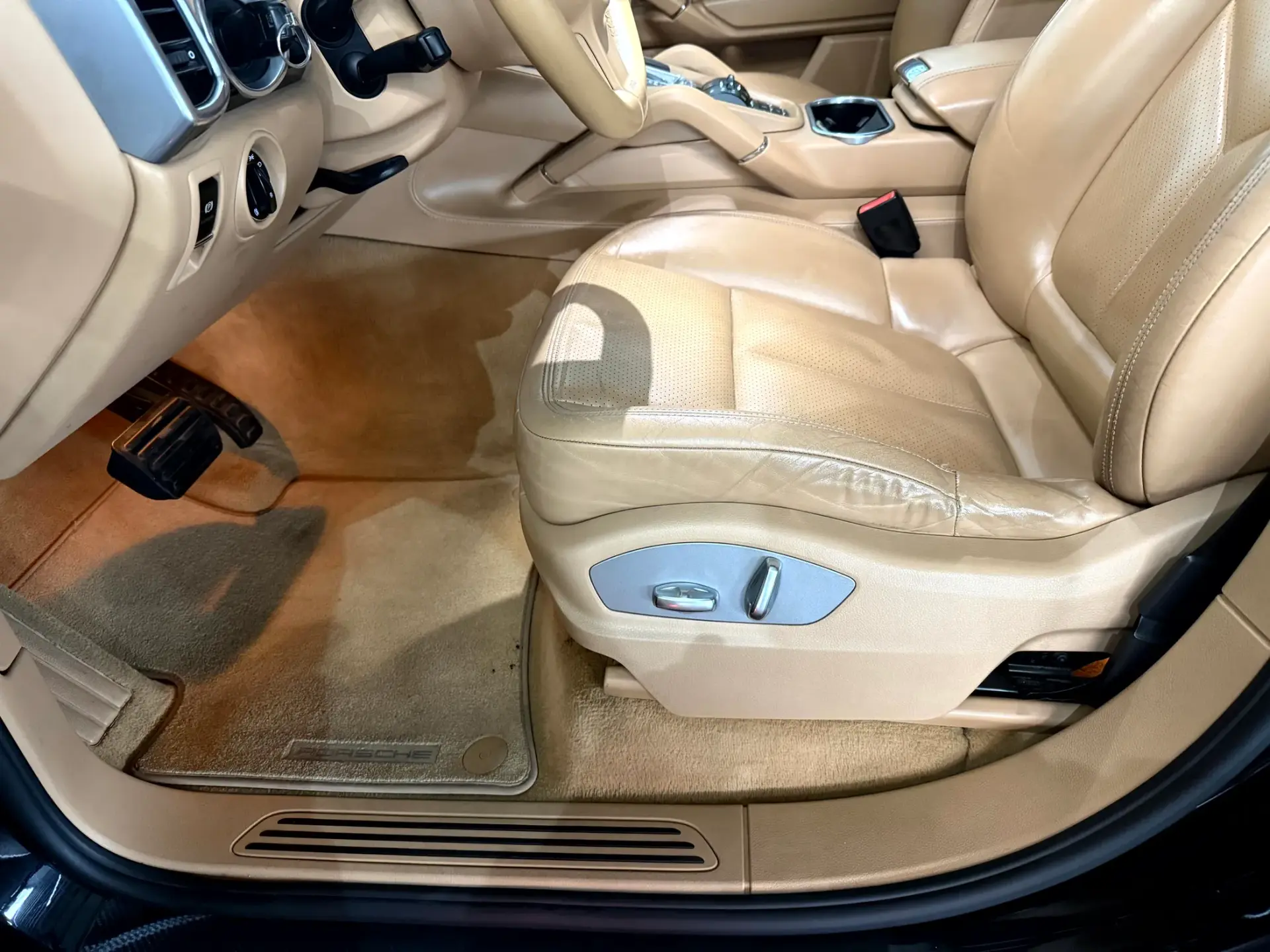 Porsche Cayenne Tiptronic 27