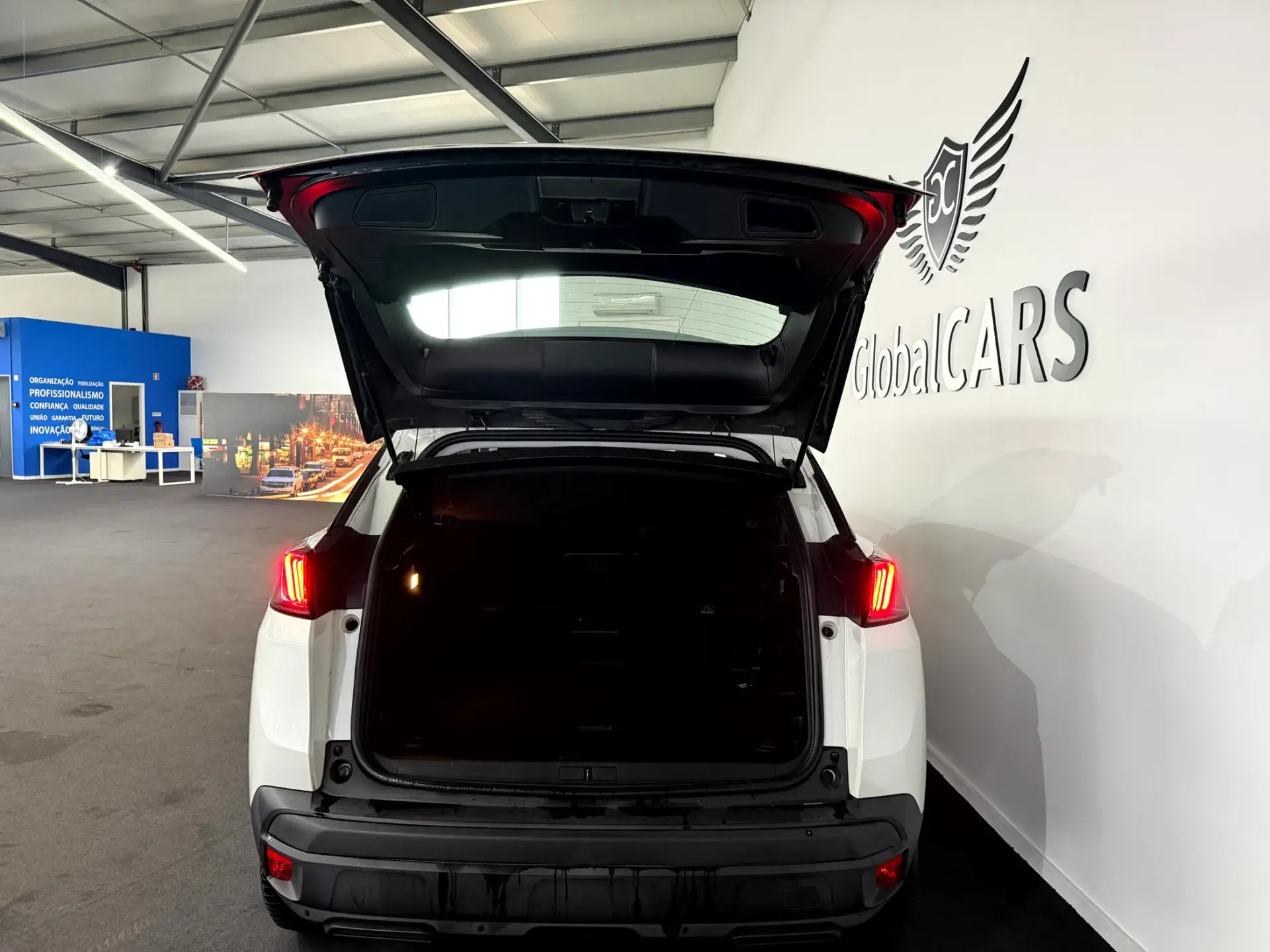 Peugeot 3008 1.5 BlueHDi Allure Pack EAT8 17