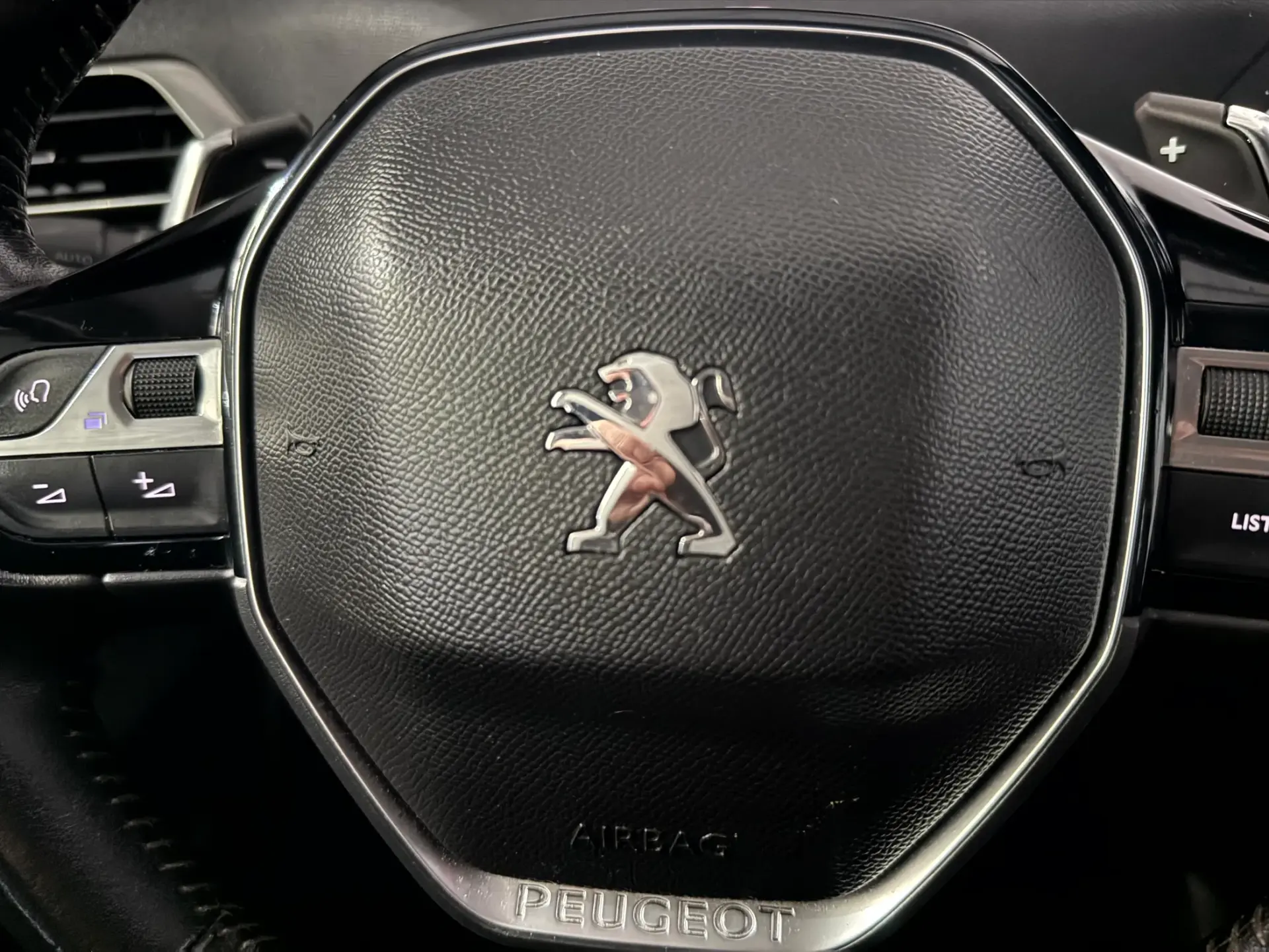 Peugeot 3008 1.5 BlueHDi Allure Pack EAT8 33