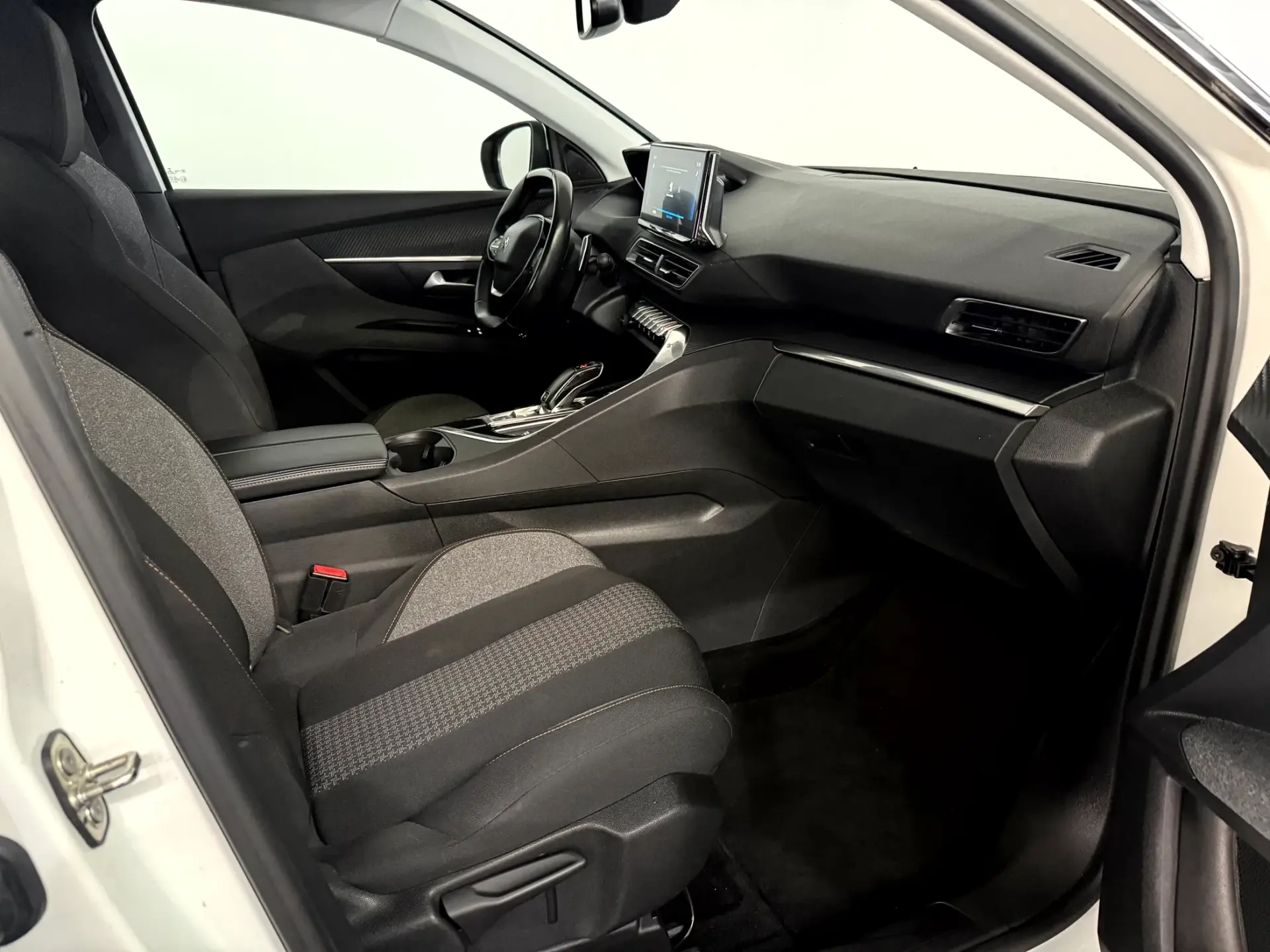 Peugeot 3008 1.5 BlueHDi Allure Pack EAT8 44