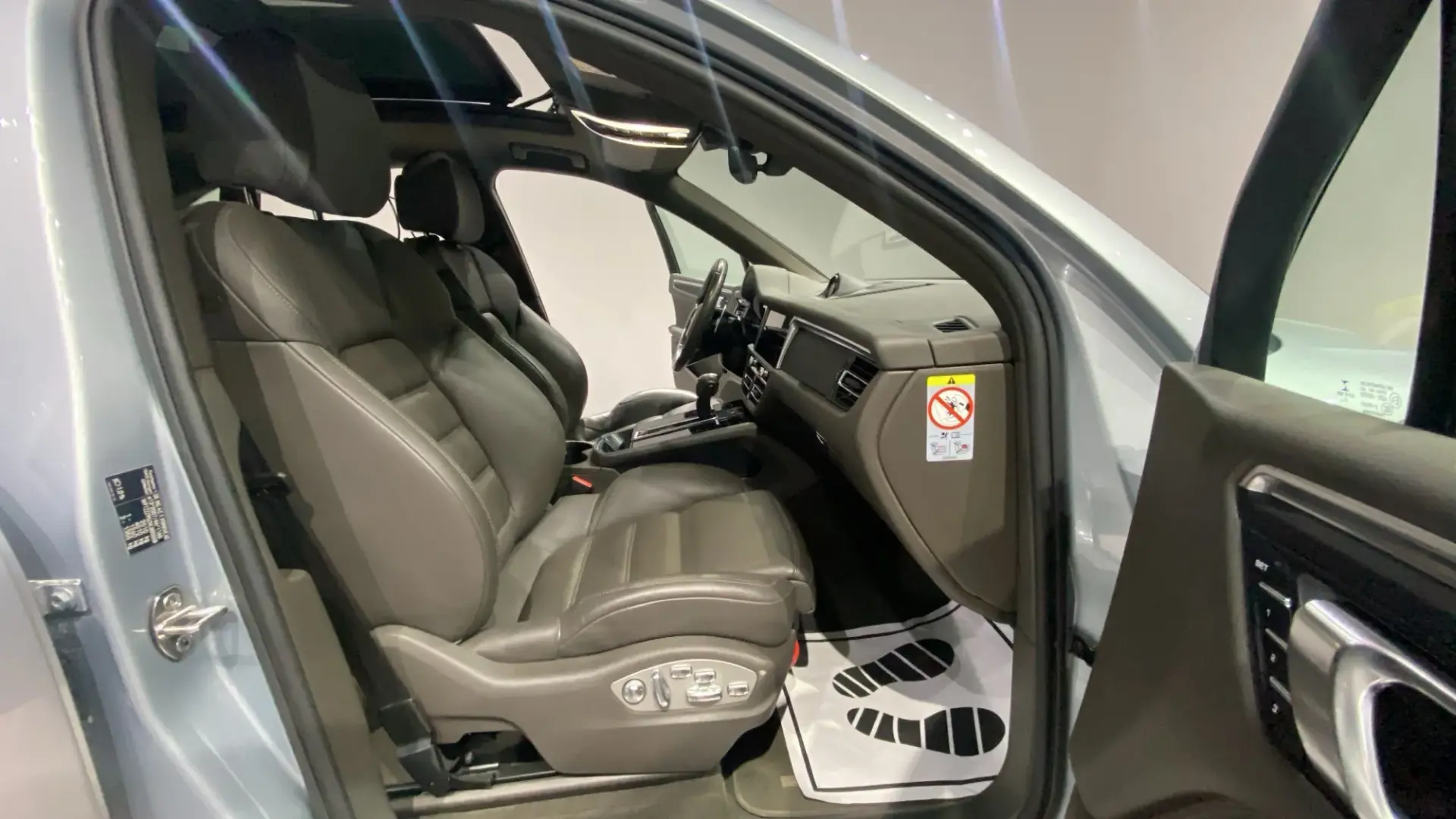 Porsche Macan Outro 10